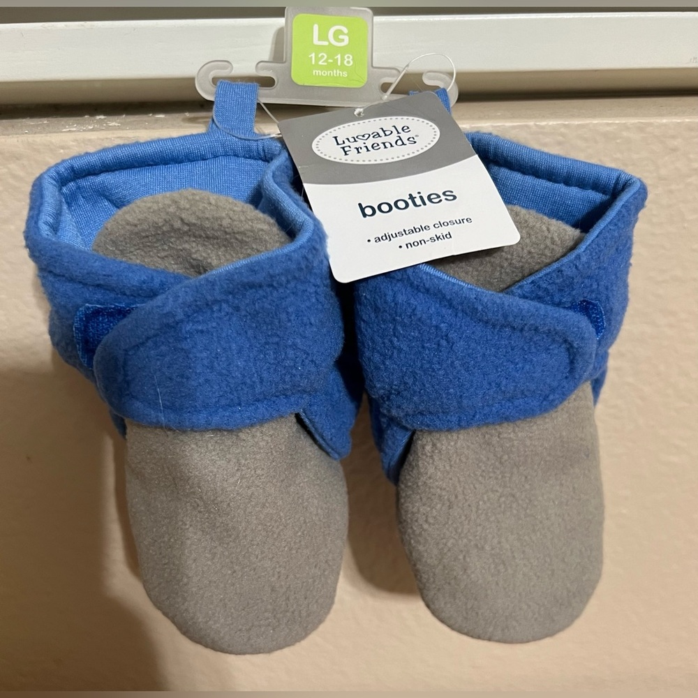 Baby’s Luvable Friends Booties Size (12-18 M)